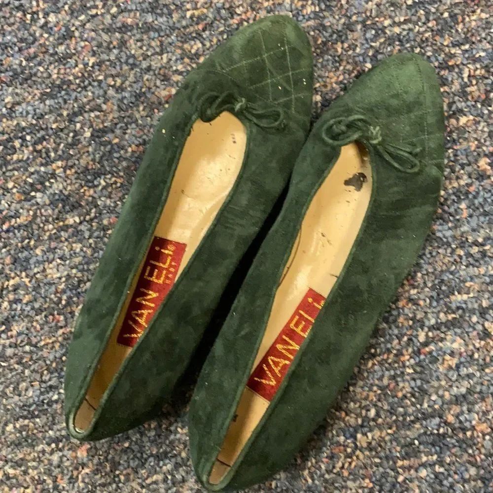 Green Velour flats sz. 7